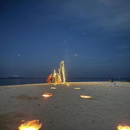 Lhohi White Sand Hotel Exterior photo