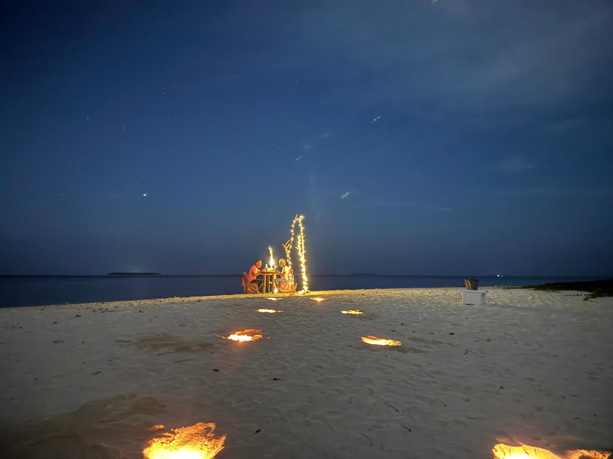 Lhohi White Sand Hotel Exterior photo